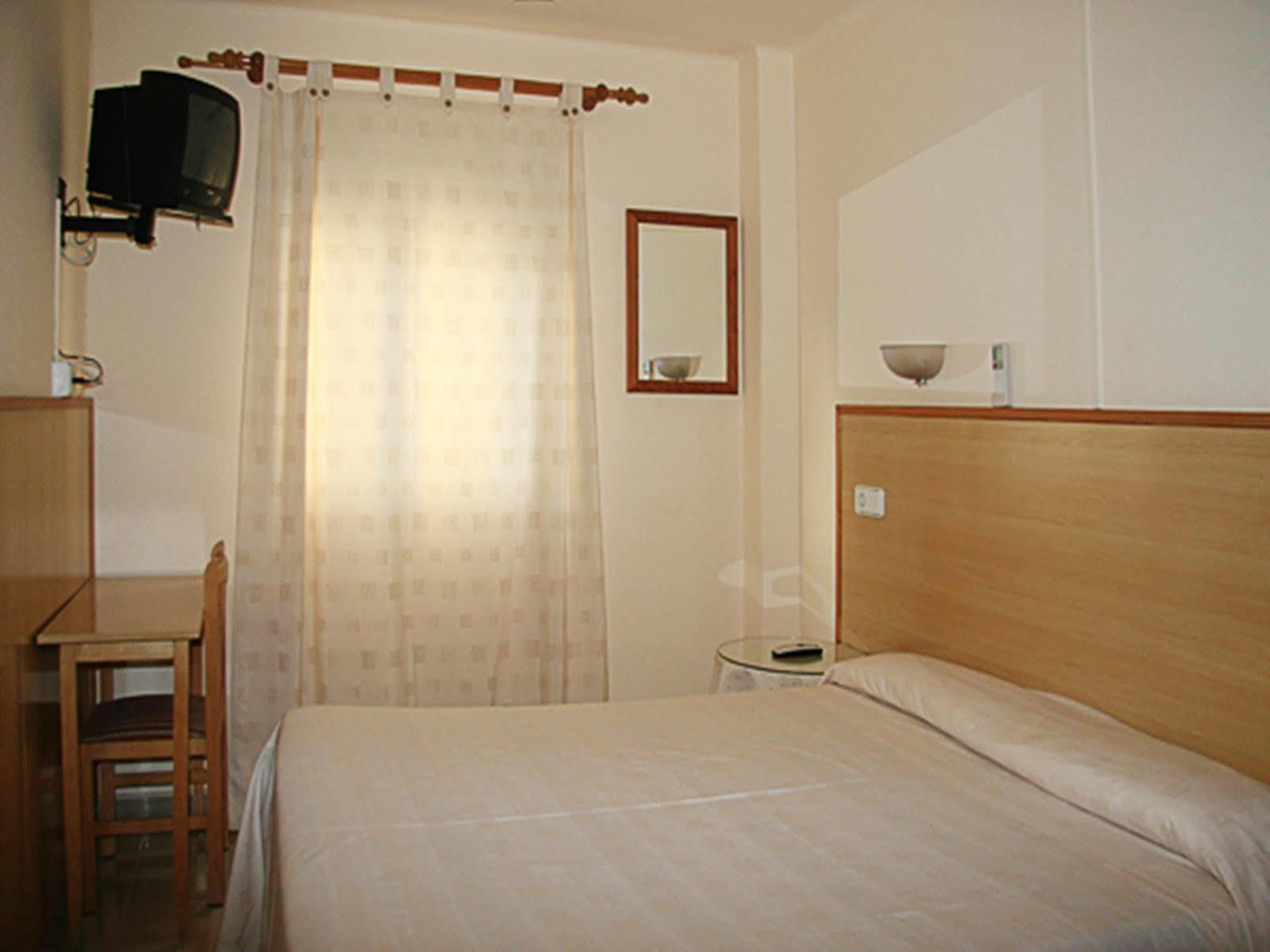 Hostal Residencia Europa Punico Ибица Экстерьер фото
