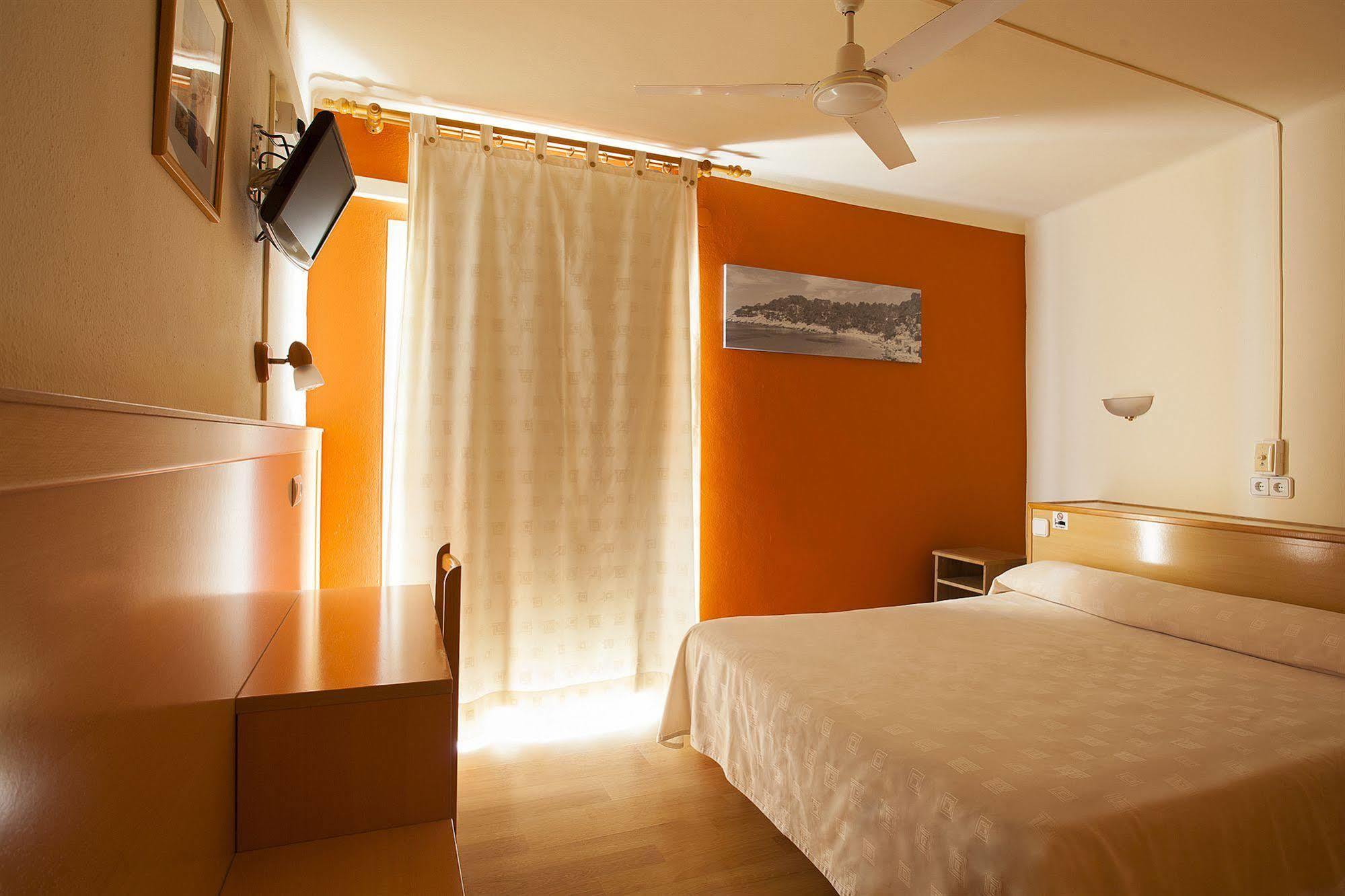 Hostal Residencia Europa Punico Ибица Экстерьер фото